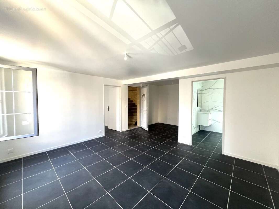 Appartement à SAINT-MAXIMIN-LA-SAINTE-BAUME