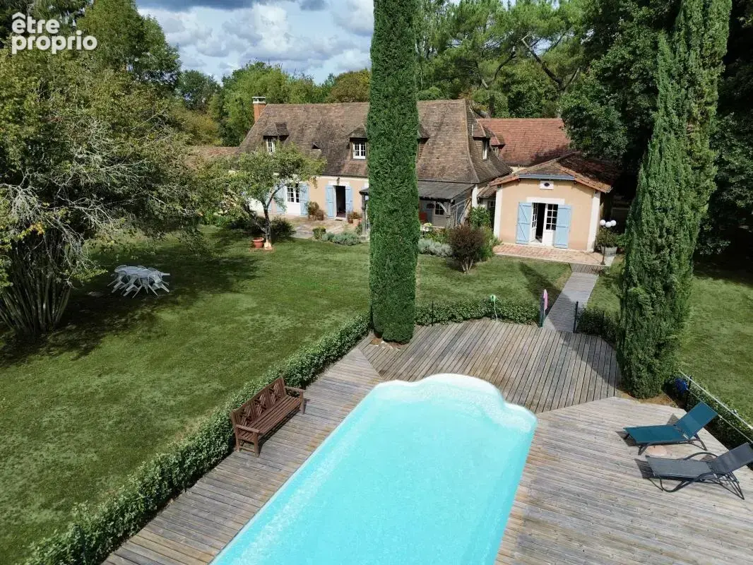 Photo Maison à Saint-Geyrac au prix de 346 500€