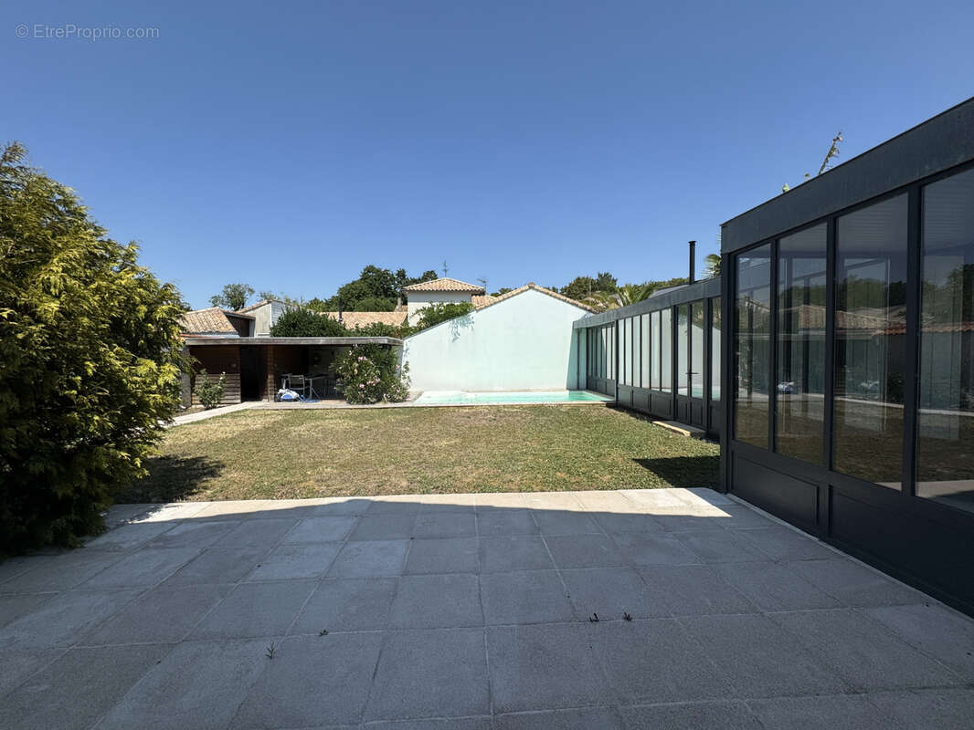 LA ROCHELLE   Maison familiale de plus de 160 m2 avec piscine, jardin clos et double garage - photo 20