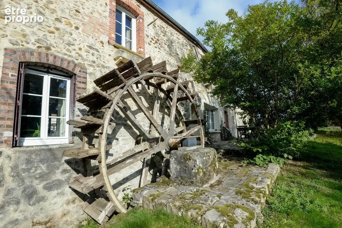 Maison à DORMELLES