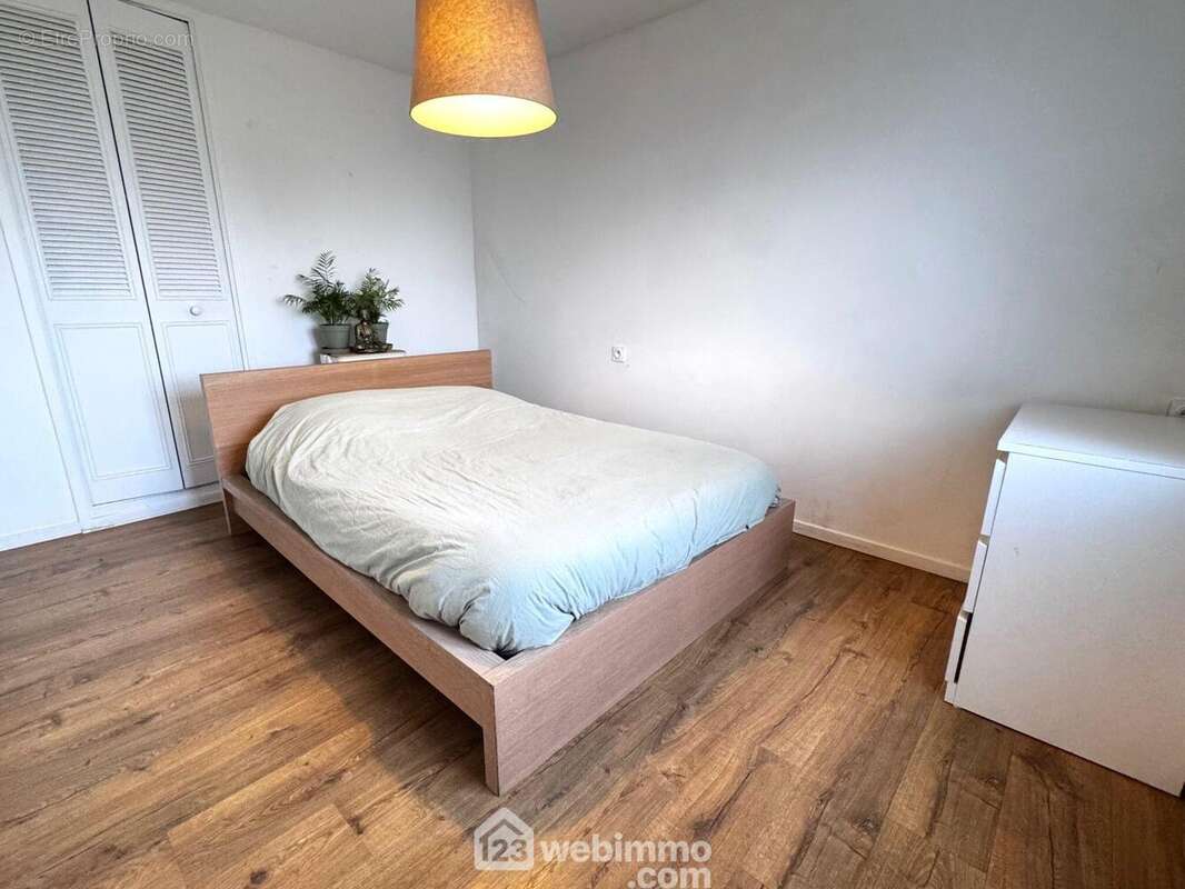 Accompagner de deux chambres avec rangement... - Maison à BONDOUFLE