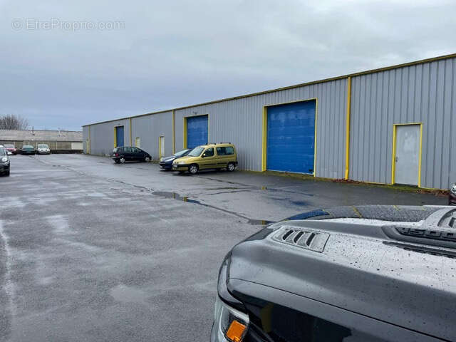 Commerce à NOTRE-DAME-D&#039;OE