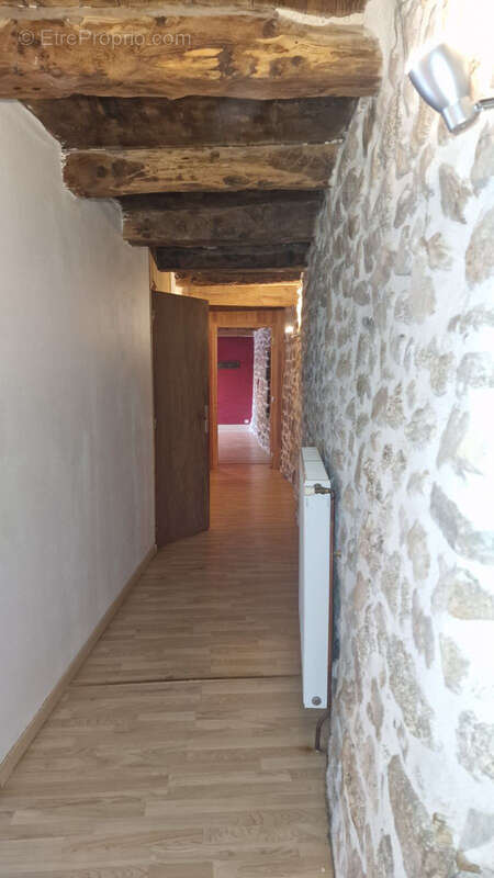 Maison à ENTRAYGUES-SUR-TRUYERE