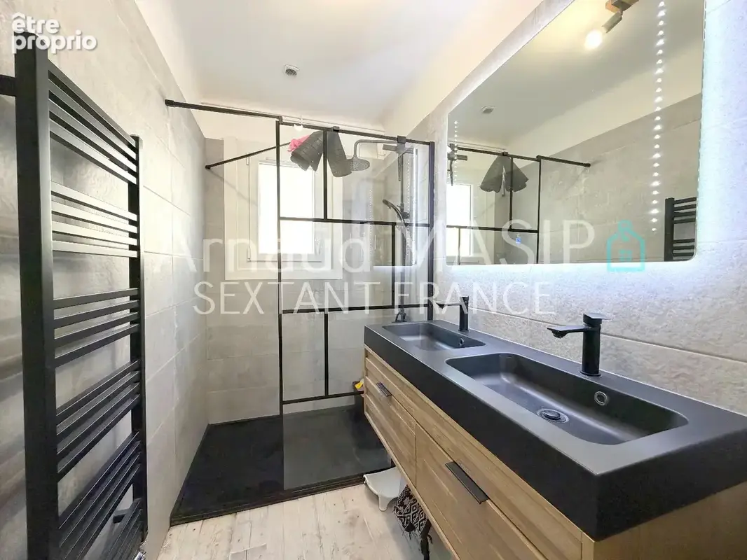 Pavillon de plain pied renove 95m² hab, jardin, terraces, garage, atelier, proche commodites - photo 11