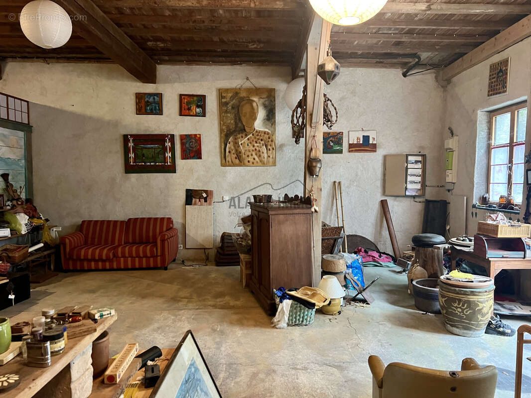 Ancienne remise aménagée type loft à fort potentiel - photo 20
