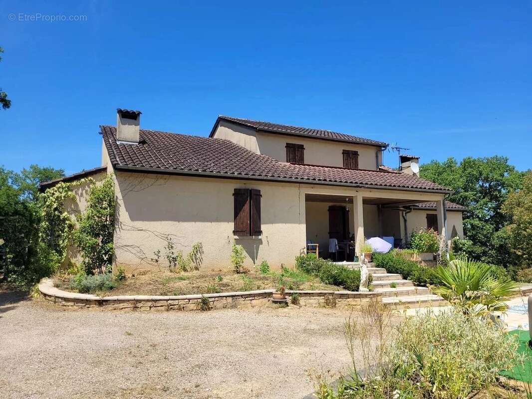 Belle maison familiale, avec piscine, dépendances et terrain de 1.7 ha - photo 16