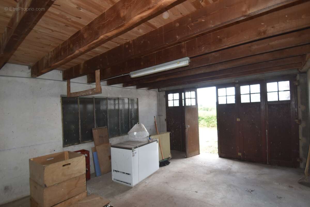LA CLAYETTE - maison 156m² - avec entrepôt de 210m² sur terrain 3930m² - photo 18