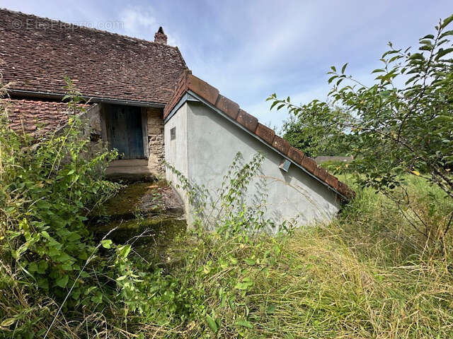 Maison à POUQUES-LORMES