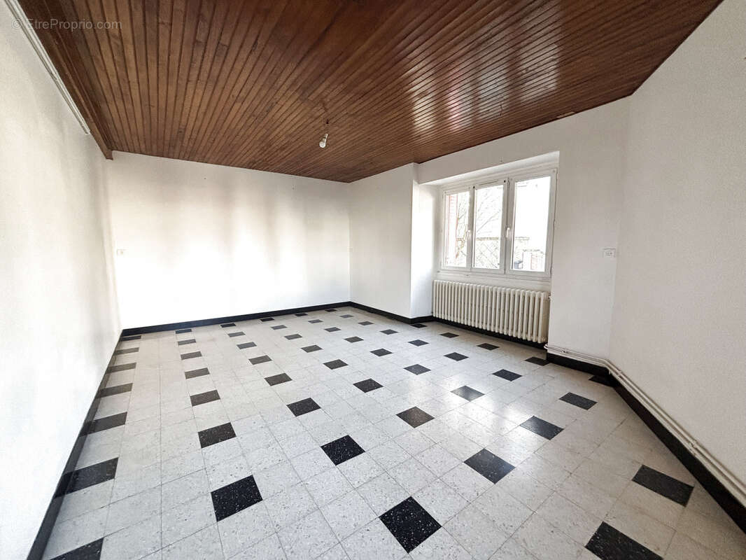 Maison à COULMIER-LE-SEC