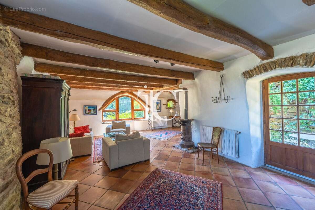 Mas du xviiieme 167m² habitables 1,2ha attenant et non attenant - photo 8