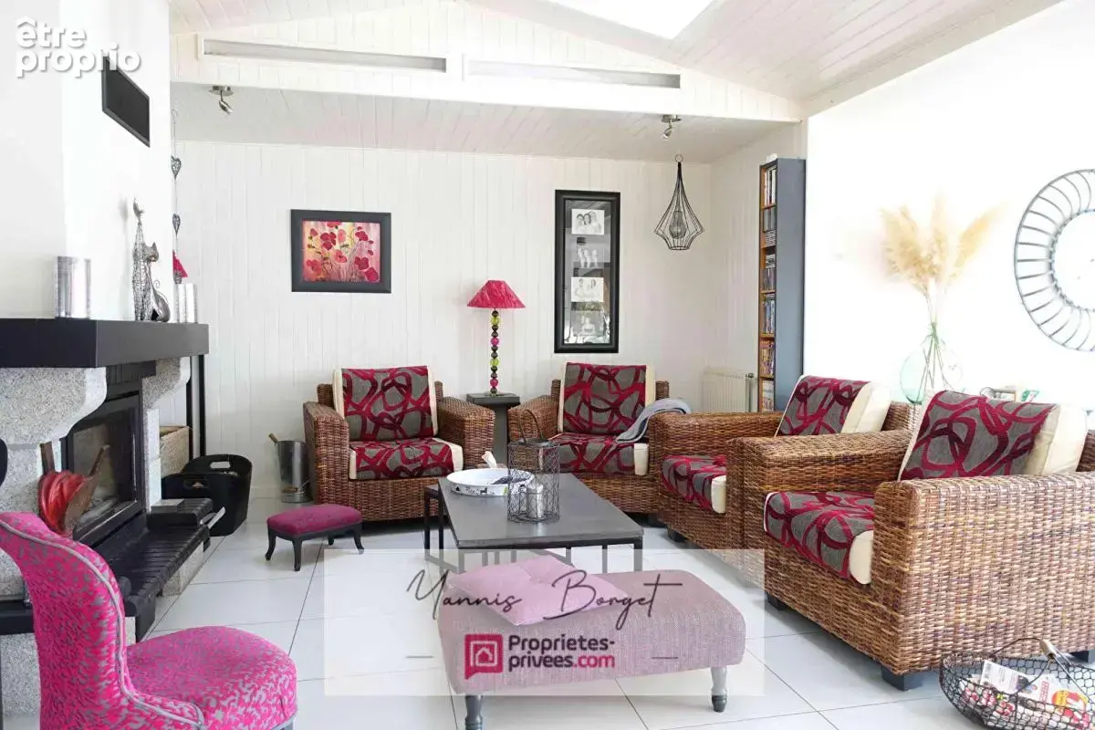 Ensemble immobilier avec double habitation - coeur de bourg de Chavagnes-en-Paillers - photo 6