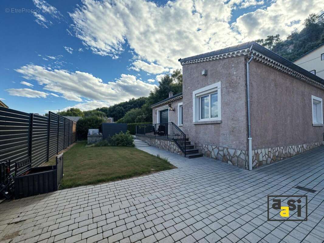   - Maison à LABEGUDE