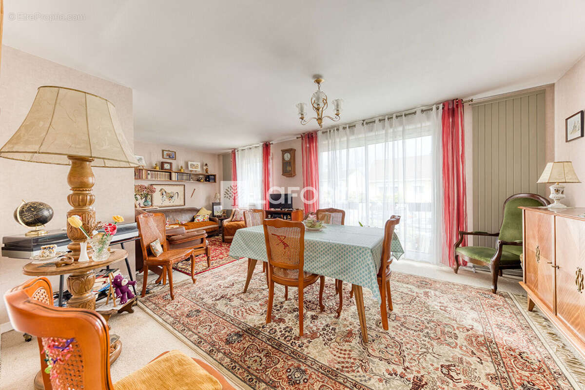 Maison à OZOIR-LA-FERRIERE