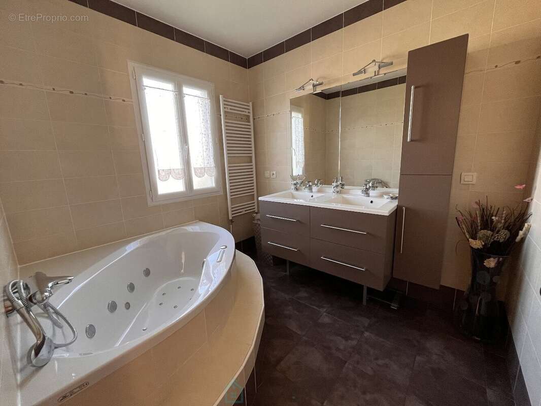 Maison à BOISSISE-LE-ROI