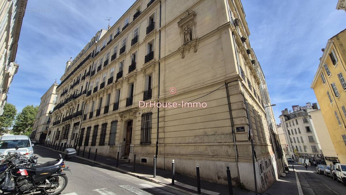 Appartement à MARSEILLE-1E