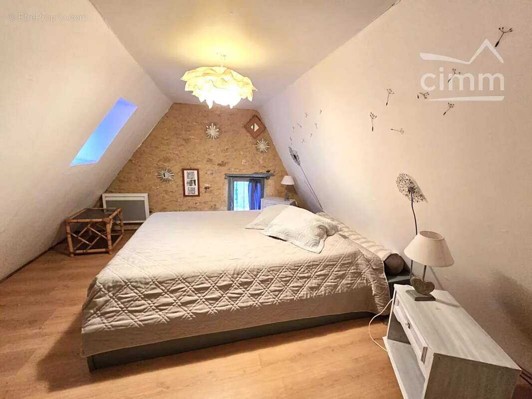 Maison à CARSAC-AILLAC