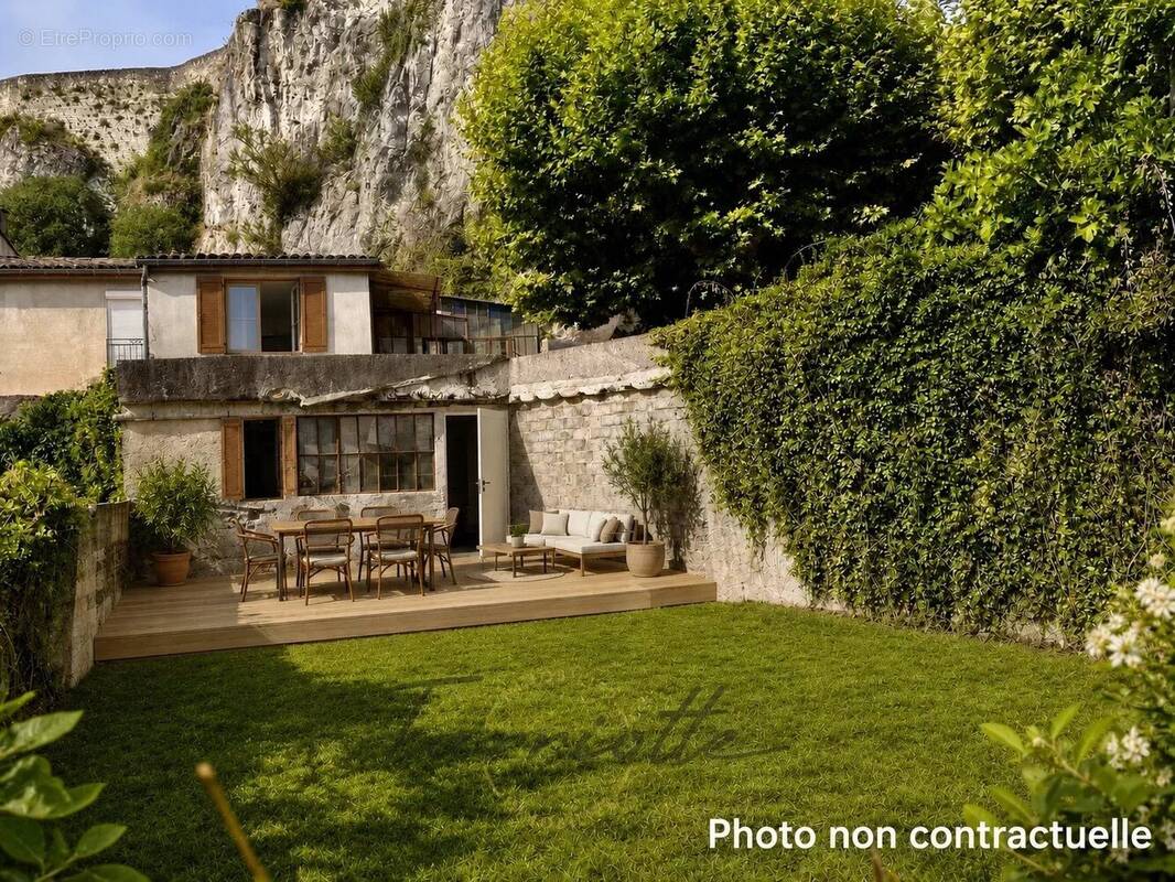 Maison à VIVIERS