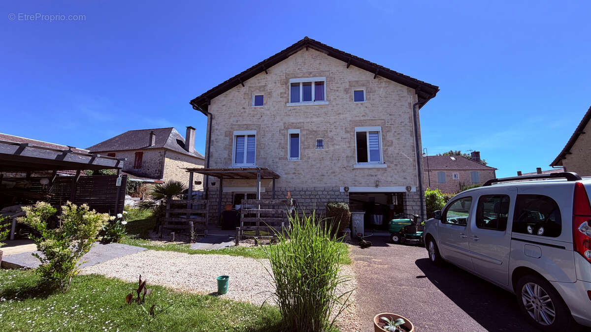 Maison à BEAUREGARD-DE-TERRASSON