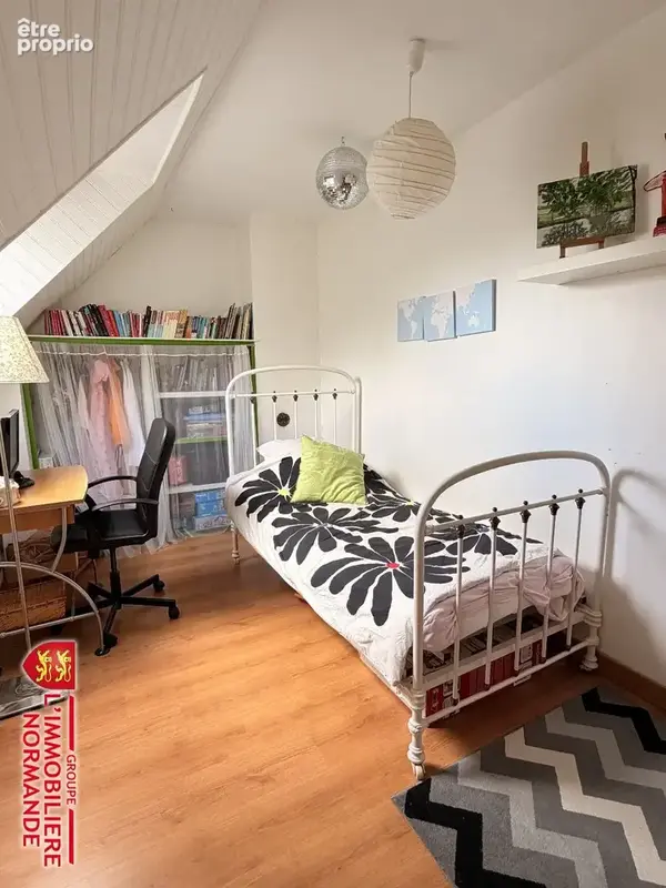 Maison familiale avec sous-sol complet et jardin arboré - photo 10