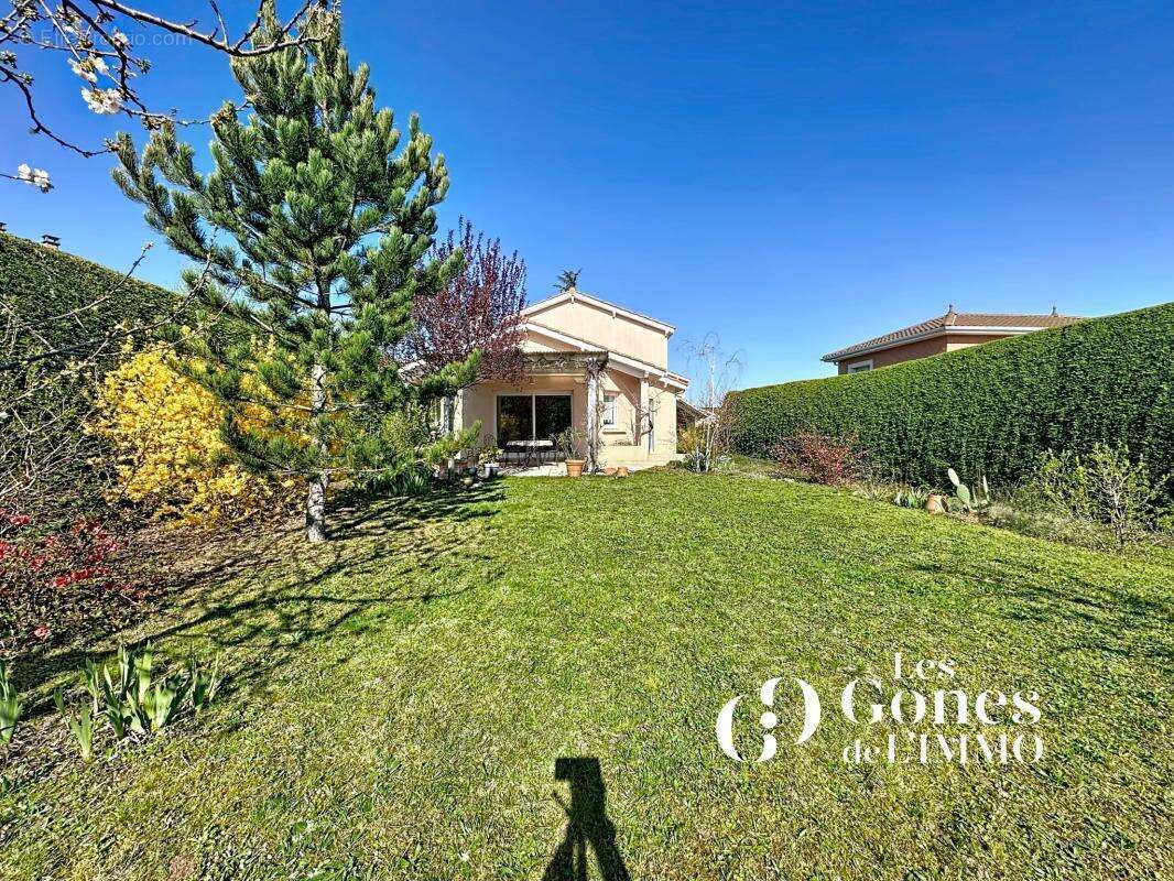 Maison à SAINT-GENIS-LES-OLLIERES