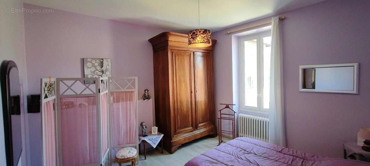 Maison à DECAZEVILLE