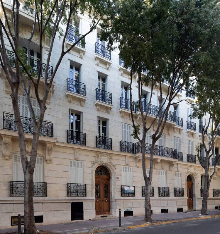 Appartement à MARSEILLE-1E