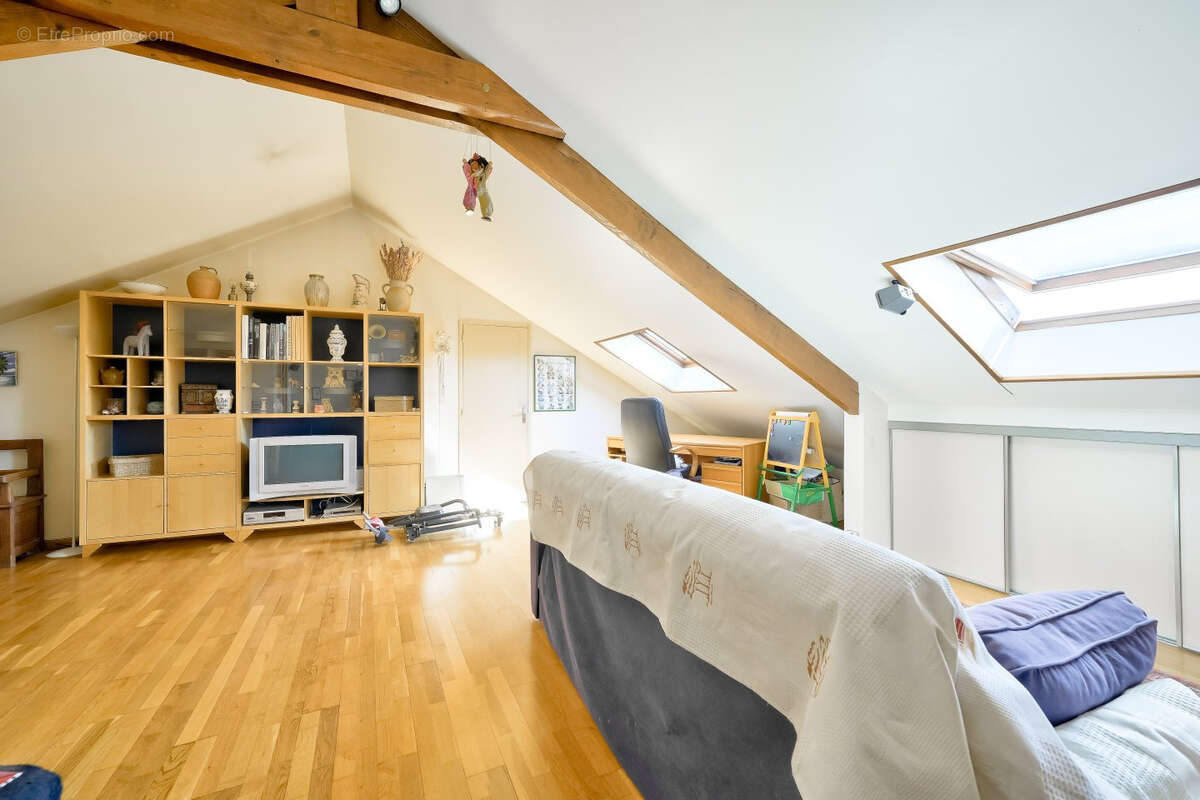 Maison à VIRY-CHATILLON