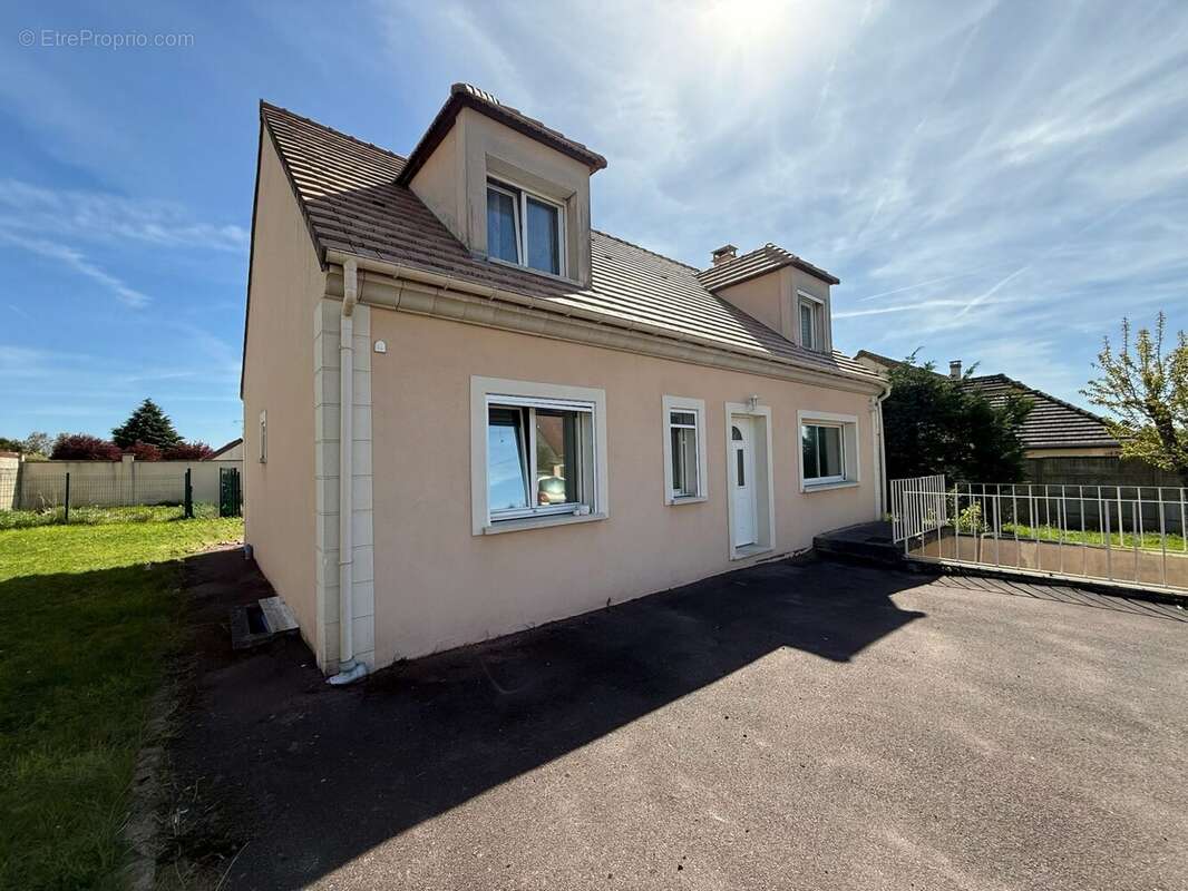 Maison à LIVERDY-EN-BRIE