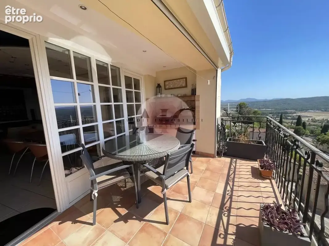 Appartement à FAYENCE