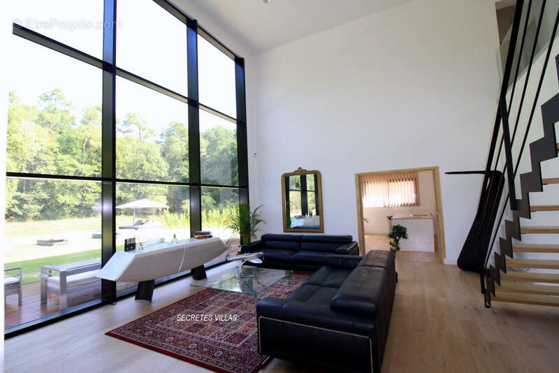 Maison à FARGUES-SAINT-HILAIRE