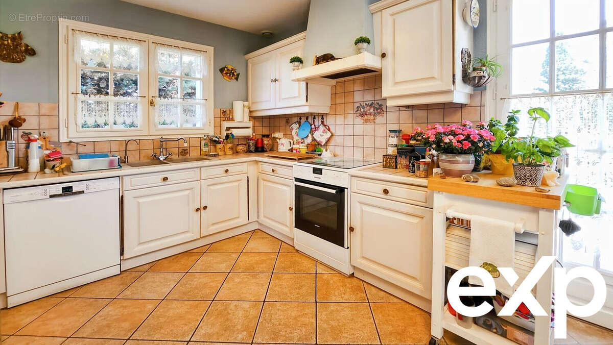 Maison à CHENS-SUR-LEMAN