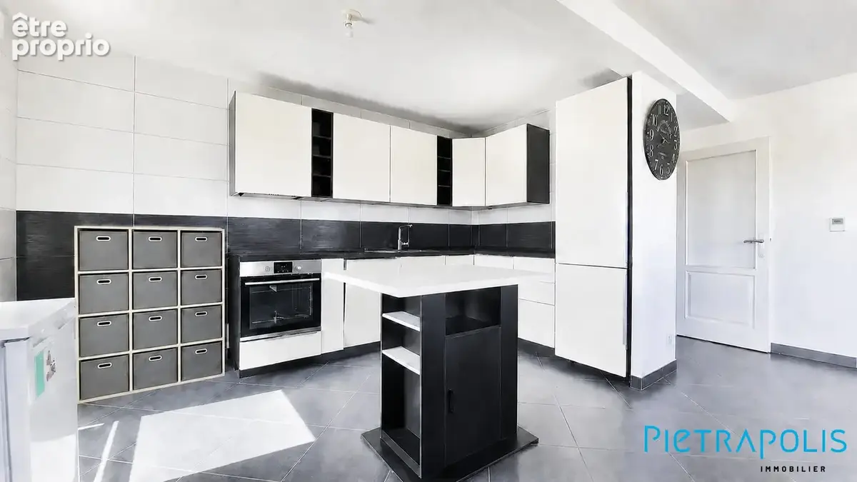 Appartement 74 m² à Saint-Genis-Pouilly  - photo 3