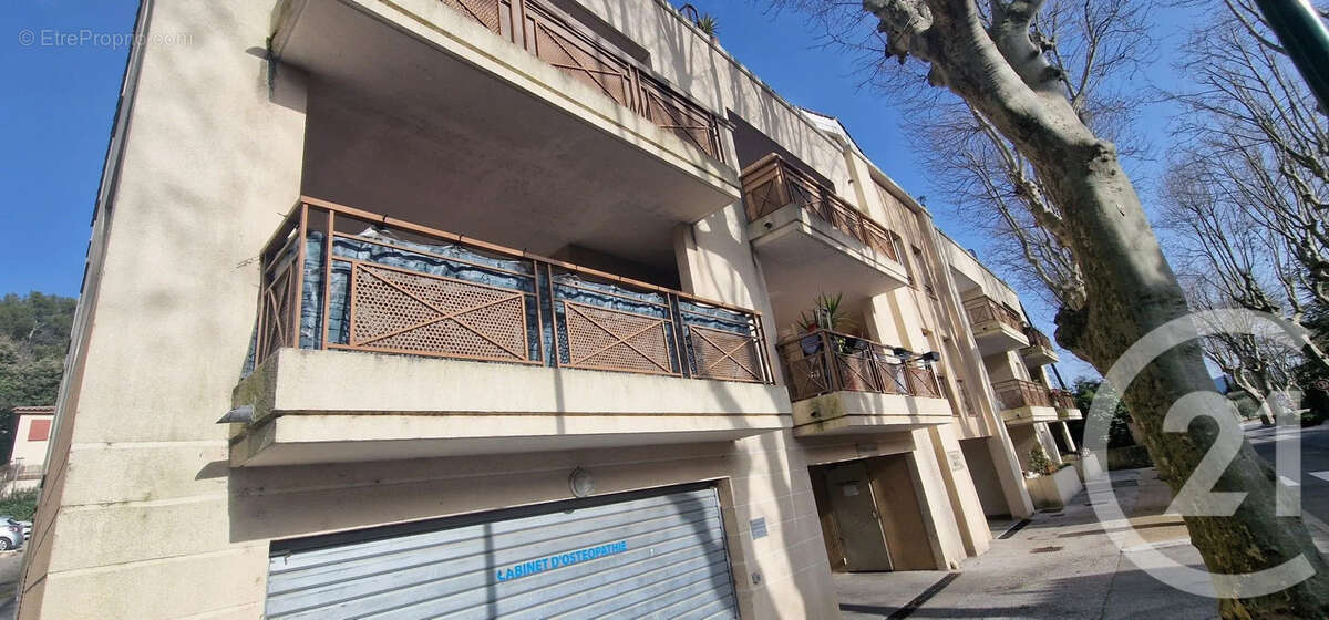 Appartement à LA ROQUEBRUSSANNE
