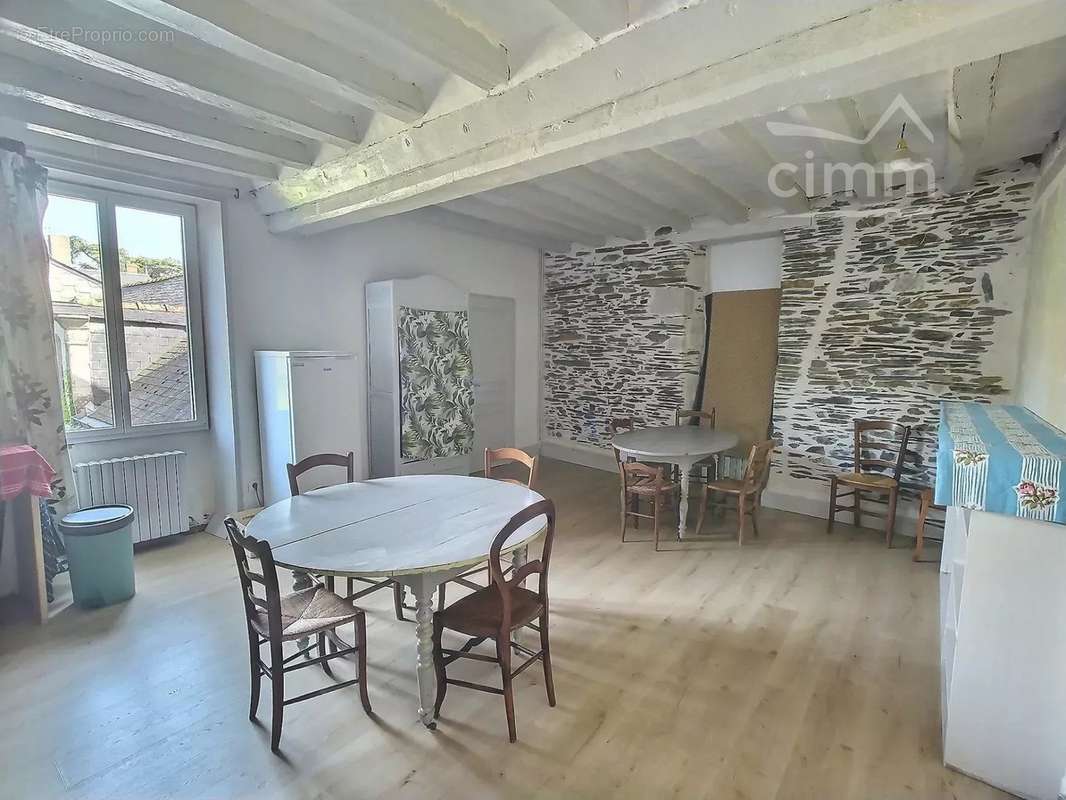 Maison à LES PONTS-DE-CE