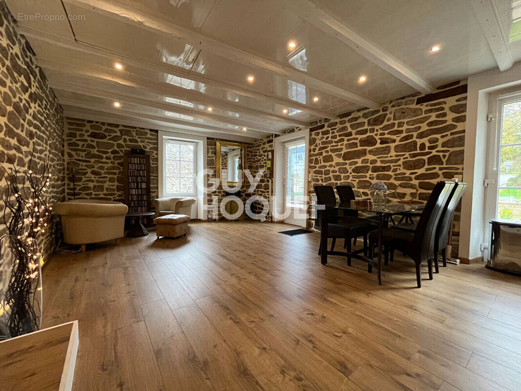 Maison à SAINT-NOLFF