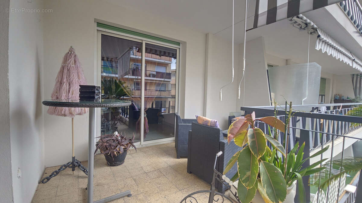 Appartement à LE CANNET