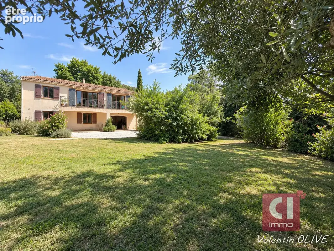 Photo Maison à Mazaugues au prix de 324 000€