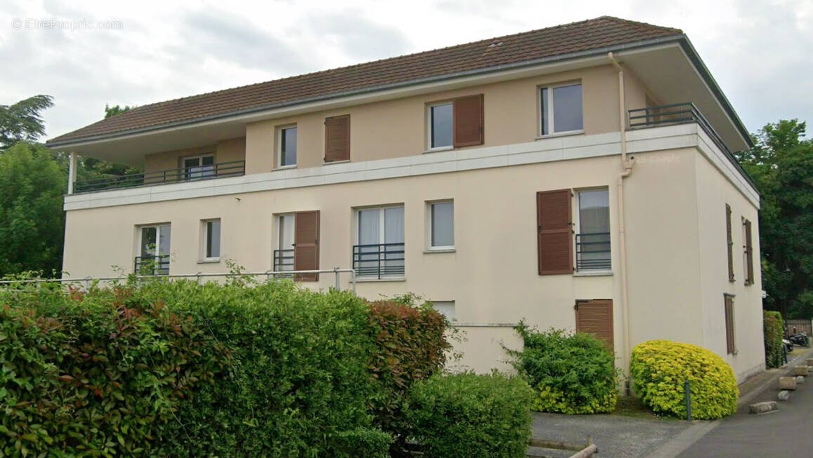 Appartement à SAINT-PIERRE-DU-PERRAY