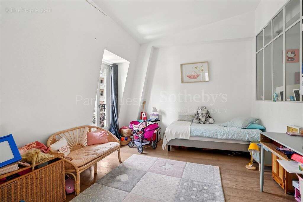 Maison à NEUILLY-SUR-SEINE