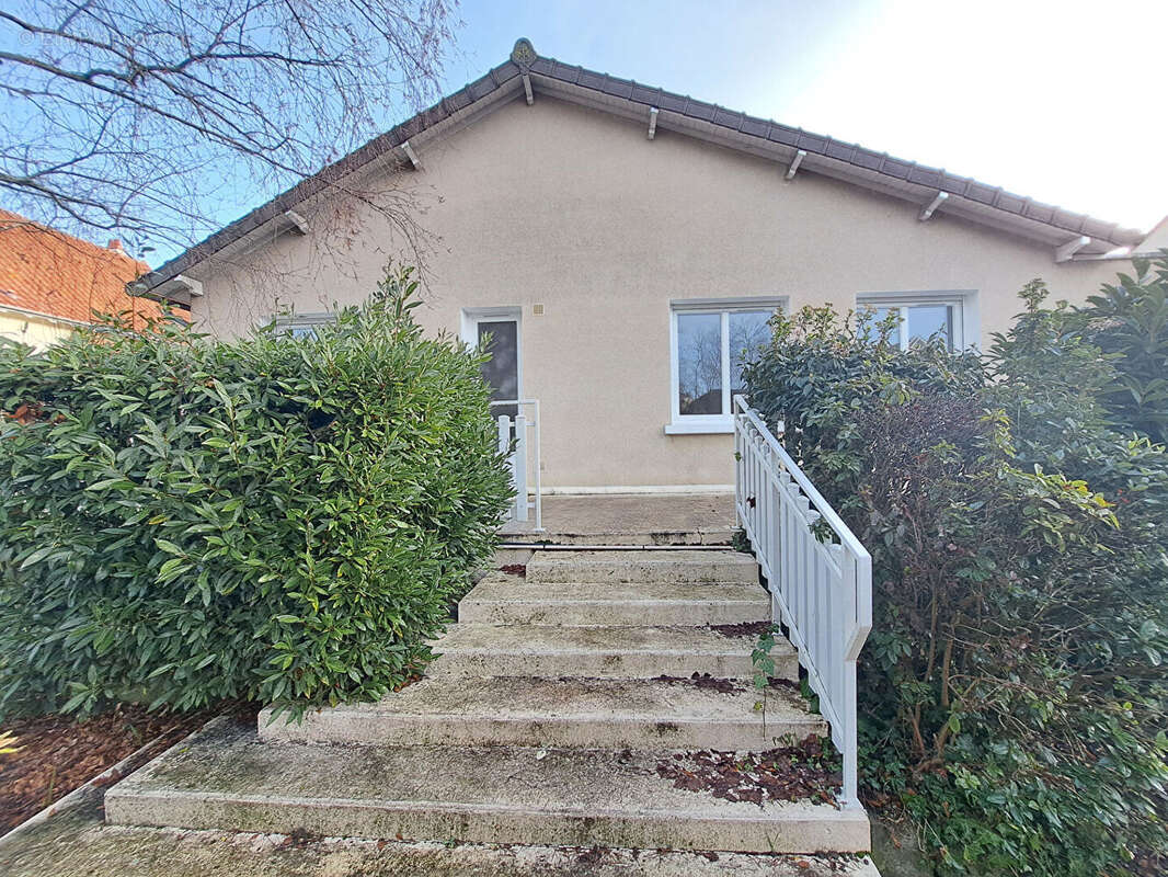 Maison à CHATELLERAULT