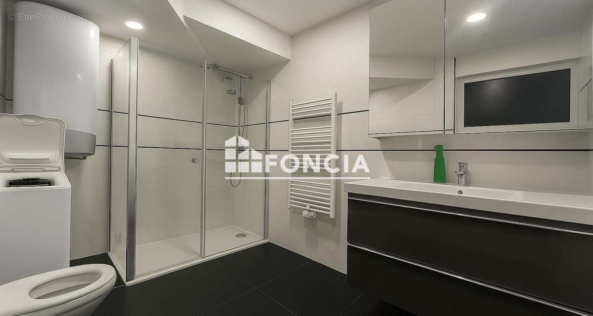 Appartement à PARIS-20E