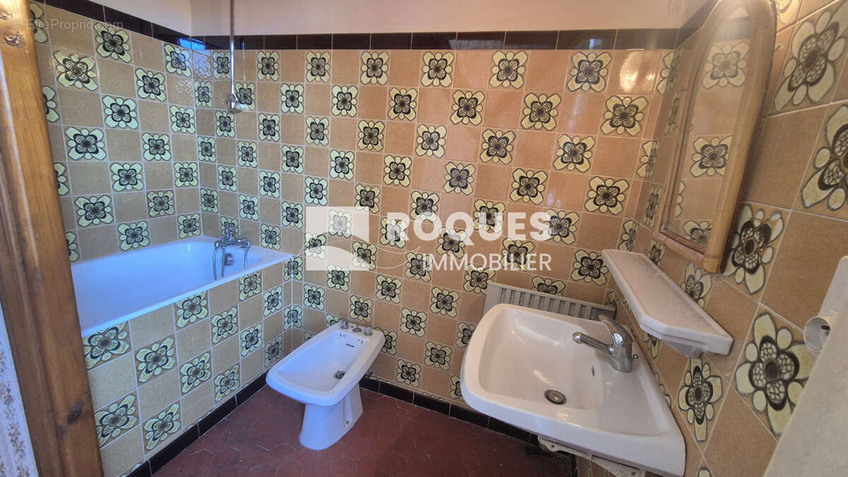 Appartement à LAMALOU-LES-BAINS