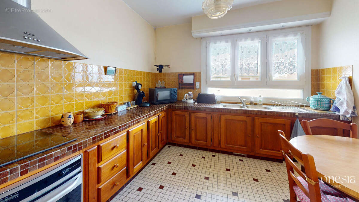 Maison 133 m² à Oloron-Sainte-Marie  - photo 2