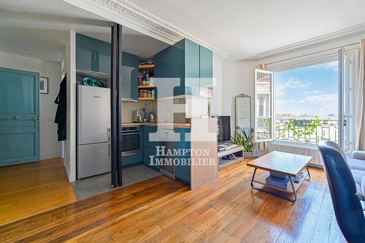 Appartement à PARIS-17E