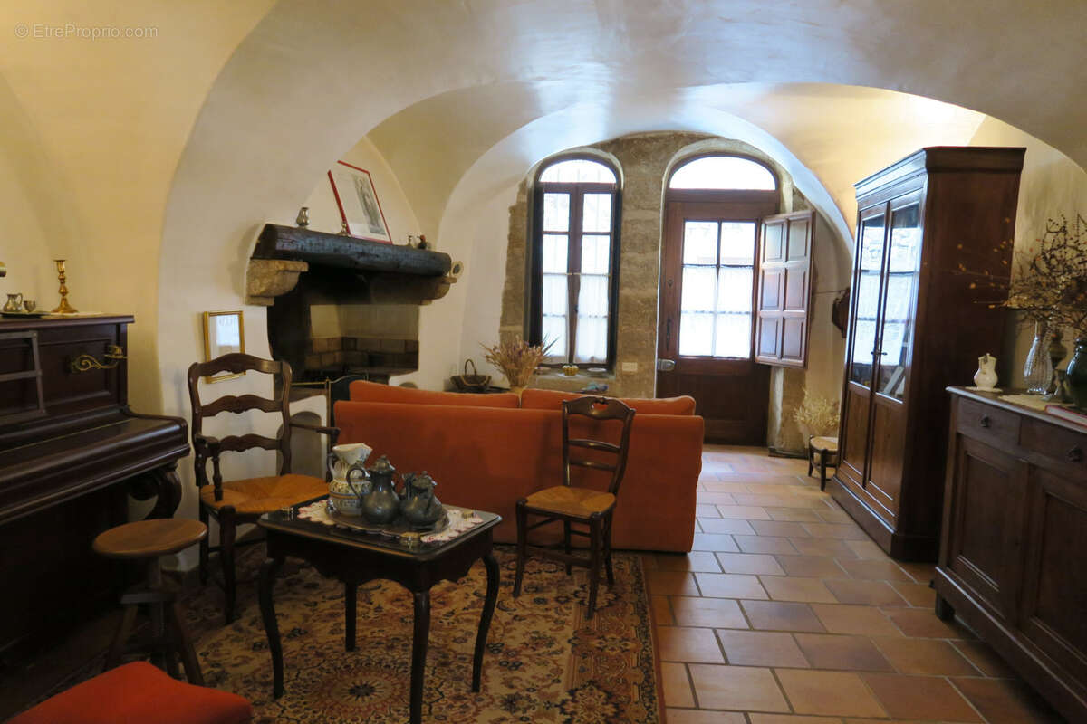 Maison à SAINT-GUILHEM-LE-DESERT