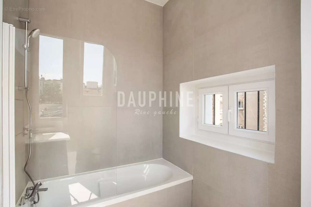 Appartement à PARIS-14E
