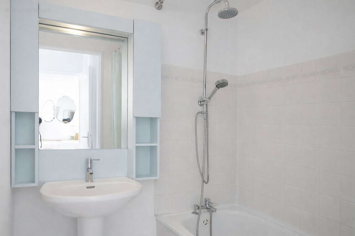 Appartement à PARIS-14E