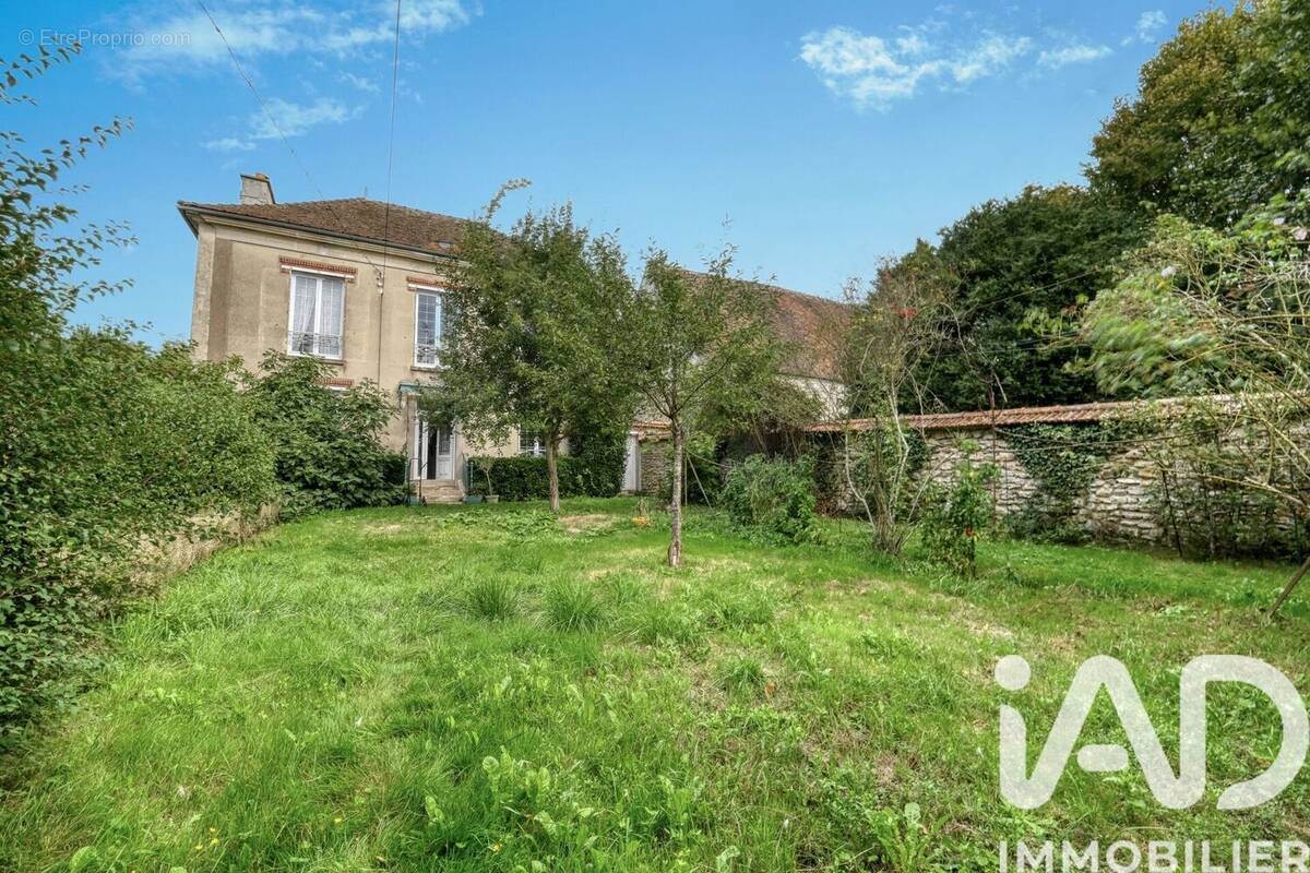 Photo 1 - Maison à BOISSY-LE-CHATEL