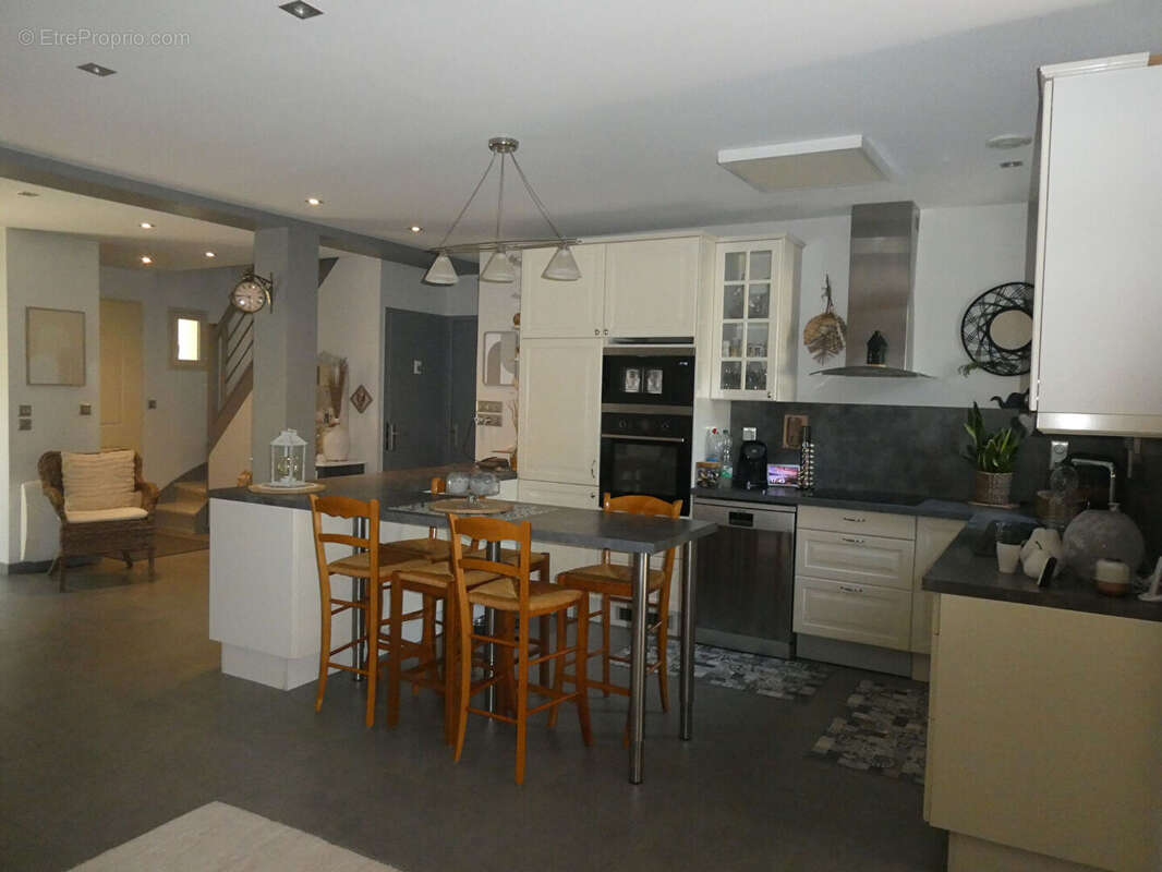Maison Pont L Eveque, 145 m², 4 ch dt 1 en rdc, 2 SDD, ravissant jardin 434 m² - photo 6
