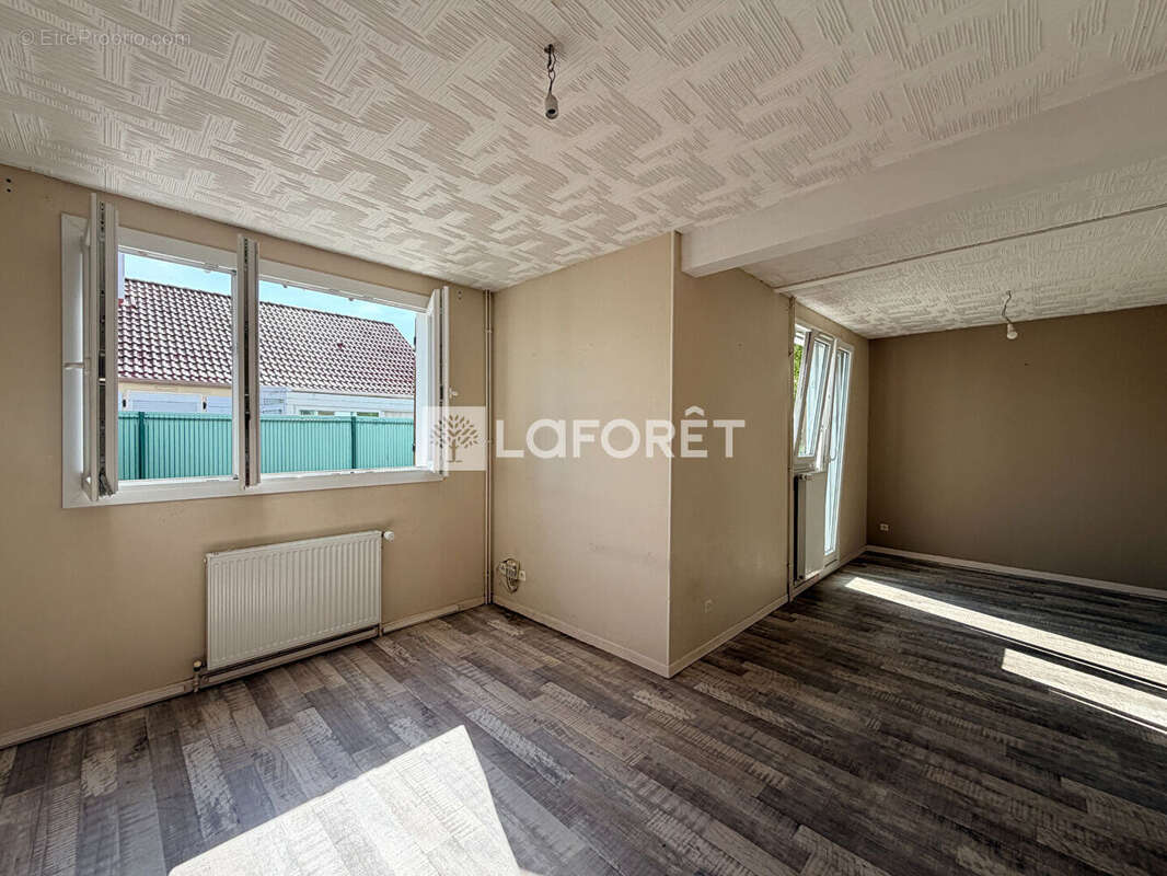 Maison de 5 pièces d'environ 83 m² situé à Sarry - photo 2